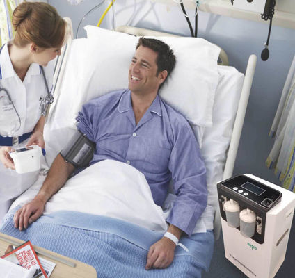 3 LPM الرئيسية استخدام مُكثّف أوكسجين ، مُكثّف أوكسجين للمعدات الطبية بالمستشفى